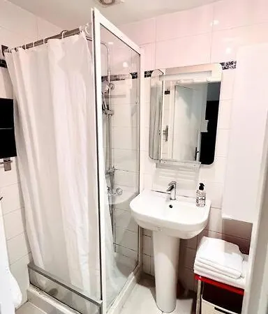 Umbaa - Cute Studio Apartment *
