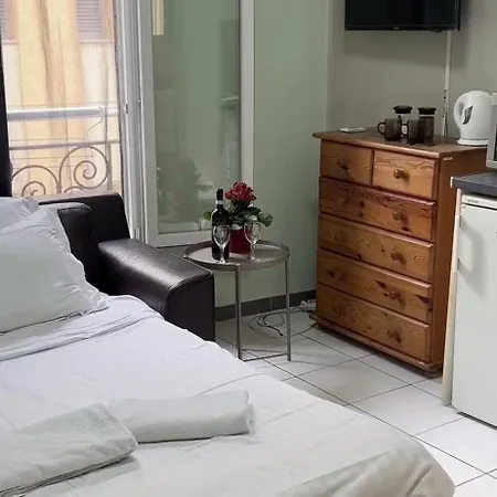 Umbaa - Cute Studio Apartment *