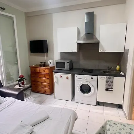 Apartment Umbaa - Cute Studio Nice